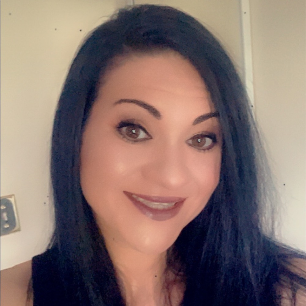 Meet your Posher, Ms. happy